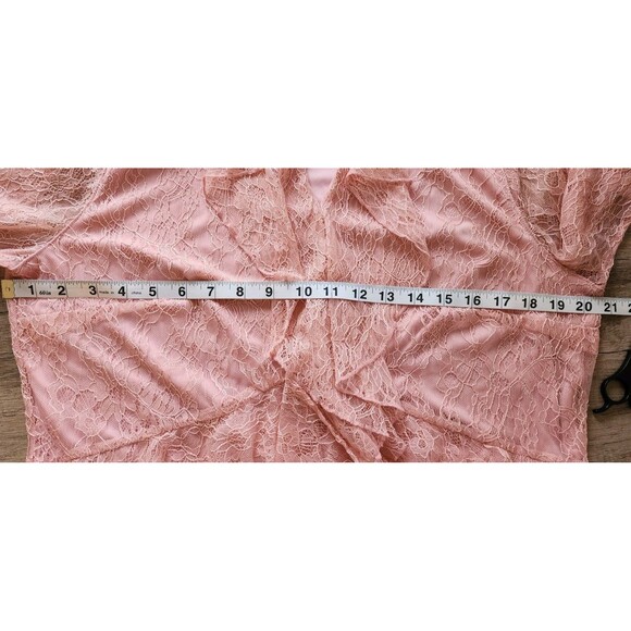 Isaac Mizrahi Live Pink Lace Ruffle Peplum Top Blouse Women’s 14 Bell‎ Sleeve - Picture 6 of 8